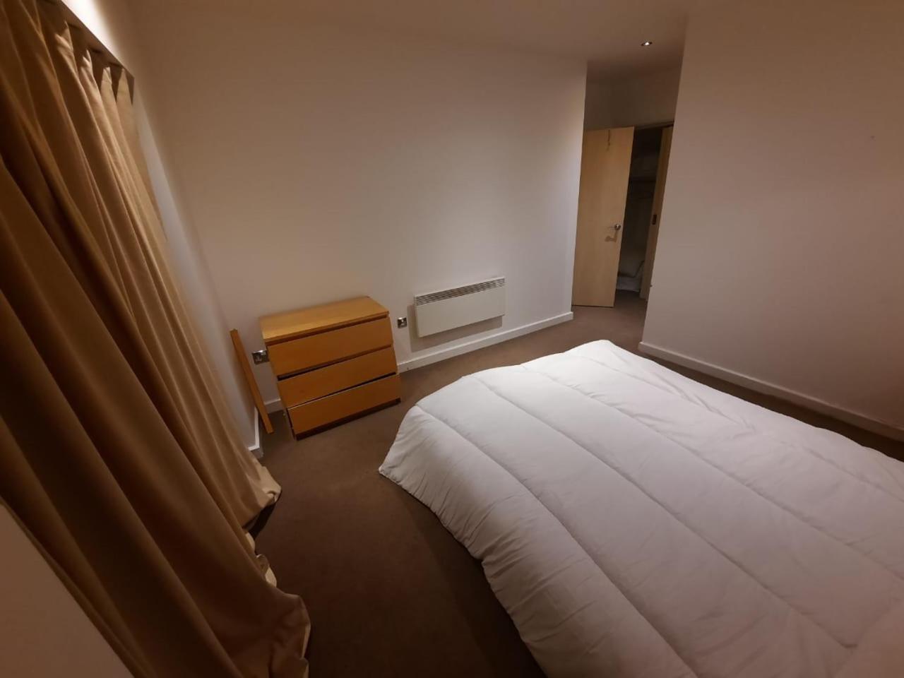 Room In Cardiff City Center - Swiftstay المظهر الخارجي الصورة