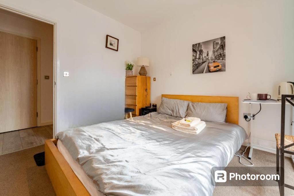 Room In Cardiff City Center - Swiftstay المظهر الخارجي الصورة